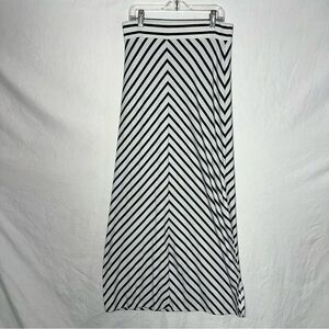 The Limited Black & White Chevron Striped Maxi Skirt XS Side Slit Boho Career